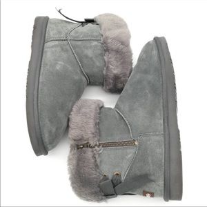 LAMO women’s faux fur lined round toe booties with bow on back & zipper on side.